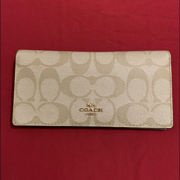 Coach Handbags - 🛑( SOLD )Coach Signature Bifold Wallet